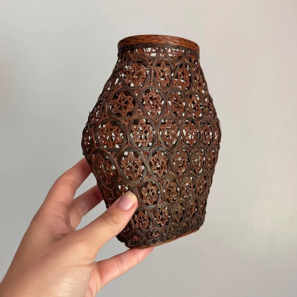 Vintage Woven Bamboo Star Weave Basket Vase Wall Hanging Pocket Brown 7in